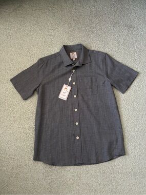 New Short-Sleeve Button-Up Shirt in Dark Gray - Classic Men's Shirt